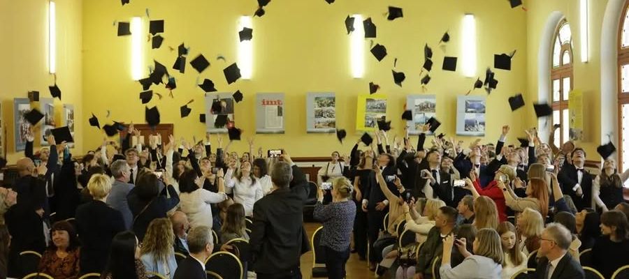 Zakończenie roku klas czwartych w I LO w Giżycku