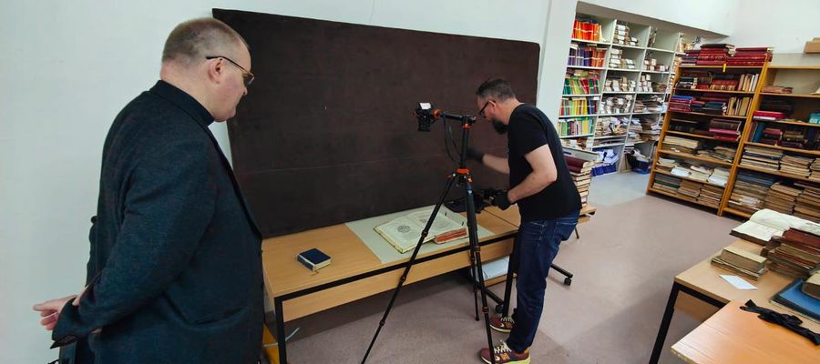 Bibliotekę "Hosianum" odwiedzili przedstawiciele wydawnictwa Pallottinum, które przygotowuje wydanie nowego Mszału