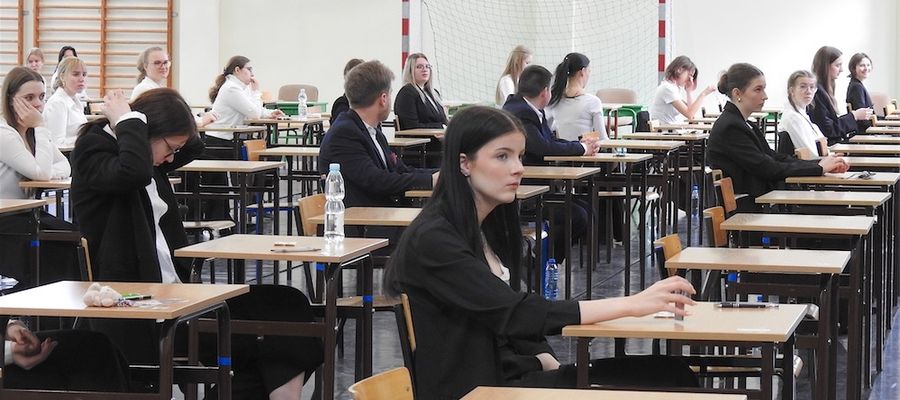 Migawka z egzaminu maturalnego w nowomiejskim Norwidzie
