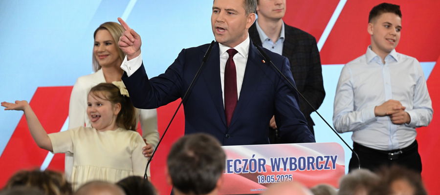 Nawrocki podczas wieczoru wyborczego 