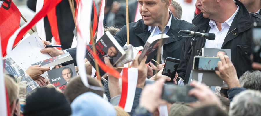 Kampania przed II turą. Kandydat Komitetu Obywatelskiego na fotel prezydenta RP, popierany przez PiS, Karol Nawrocki.