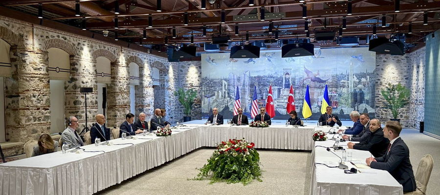 Rozmowy delegacji Rosji i Ukrainy w Stambule.