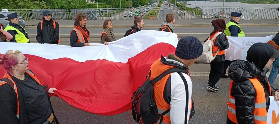Ostatnie Pokolenie na moście Śląsko-Dąbrowskim