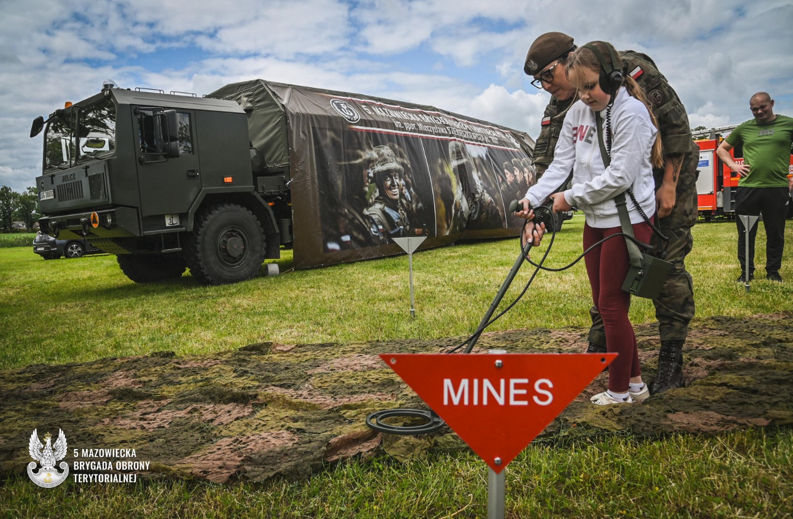 https://m.wm.pl/2025/06/orig/nowi-ochotnicy-5mbot-gotowi-do-sluzby-3-1296428.jpg