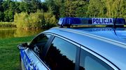 50-latek utonął w przydomowym stawie – prokuratura i policja badają sprawę