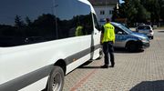 Policjanci zatrzymali pijanego kierowcę busa przewożącego dzieci