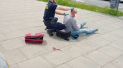 Leżał z urazem głowy. Patrol nie zwlekał ani chwili