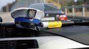 Kolizja z radiowozem i ucieczka zakończona na drzewie. Kierowca miał 3 promile
