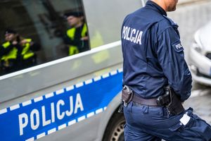 Krzyczała z okna kamienicy wołając o pomoc – wszystko na złość partnerowi
