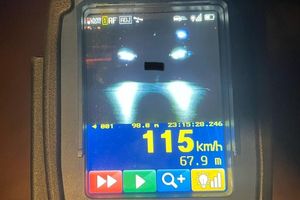 Pędzili przez miasto – stracili prawo jazdy. Rekordzistka: 115 km/h
