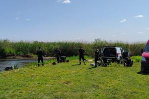 Makabryczne odkrycie w rzece pod Warszawą – ciało znalezione przez spacerowicza