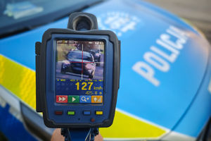 Pędził z prędkością 127 km/h w terenie zabudowanym