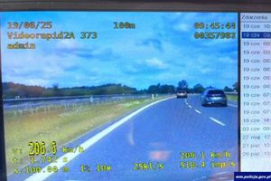 Kierowca Maserati zamienił ekspresówkę w tor wyścigowy!