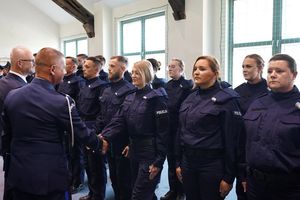 Nowe siły w mundurze - 20 policjantów w warmińsko-mazurskim garnizonie