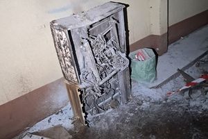 Ktoś podpalił szafę oświetlenia ulicznego. Będzie ciemno 