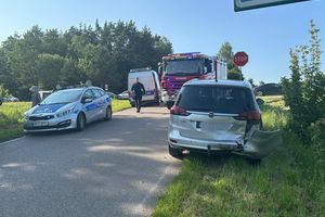 Zafira kontra Yaris na DK-16 – ruch w stronę Olsztyna sparaliżowany