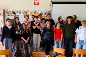 Pomagają z sercem – uczniowie „Jedynki” wsparli bezdomne zwierzęta