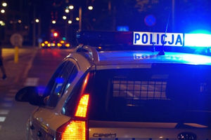 Gdy policjanci zapukali do drzwi chciał wyjść przez okno. Spadł z trzeciego piętra 