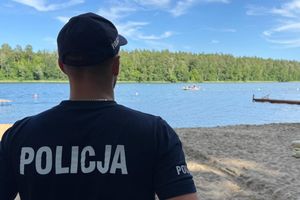Trwa akcja poszukiwawcza mężczyzny na jeziorze Łęsk