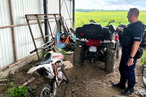 Nastolatkowie na quadzie i crossie uciekali przed policją