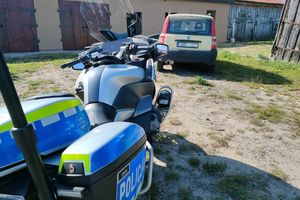 Chciała uciec przed kontrolą, skręciła na prywatną posesję