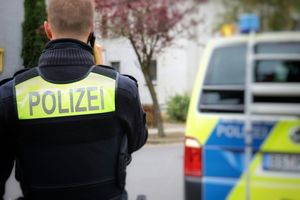 Dramatyczne sceny w Berlinie – nożownik zaatakował klienta sklepu