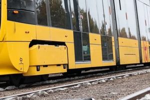 Utrudnienia w kursowaniu tramwajów na Woli, wykoleił się tramwaj