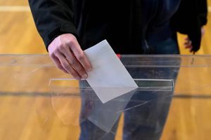 „Cud wyborczy” w Magnuszewie? Trzaskowski wygrywa tam, gdzie wcześniej przegrywał