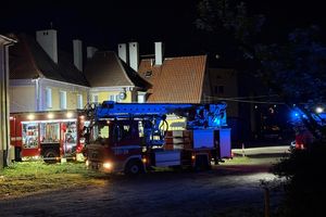Groźny pożar w kamienicy przy ul. Warszawskiej w Nidzicy. Ewakuowano 29 osób