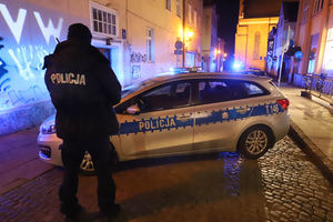 Przerażające sceny na olsztyńskiej starówce. Mężczyzna usłyszał zarzuty