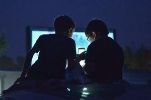 30 wiadomości dziennie – tak drapieżcy osaczają dzieci w sieci