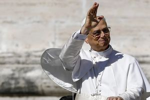 Wakacje papieża w cieniu watykańskich ogrodów
