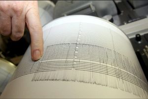 Jedna ofiara śmiertelna i kilkadziesiąt osób rannych po trzęsieniu ziemi