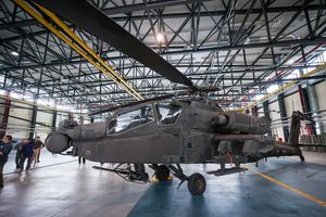 Pierwsze śmigłowce Apache w Polsce [ZDJĘCIA/WIDEO]