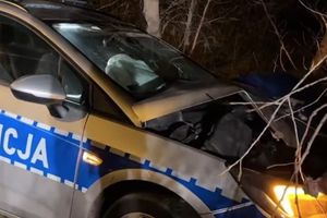Wiózł nastolatki, rozbił radiowóz. Jest finał procesu byłego policjanta
