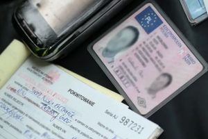 Podczas kontroli pokazał podrobione prawo jazdy