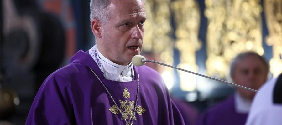 Papież odwołał proboszcza Bazyliki Mariackiej – kulisy konfliktu wychodzą na jaw