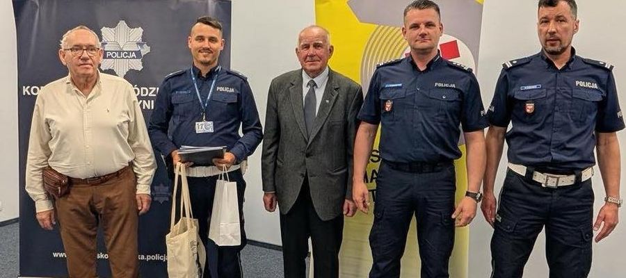mł. asp. Jakub Wygnał z KPP w Piszu (drugi z lewej) zwyciężył w Wojewódzkim Finale Konkursu Policjant Ruchu Drogowego