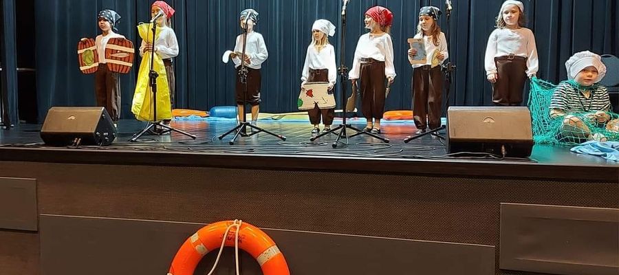 Powiatowy Przegląd Wokalny "Rozśpiewane Przedszkolaki" w 2024 roku odbył się pod hasłem "W rytmie szant"
