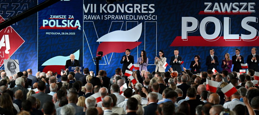 VII kongresu Prawa i Sprawiedliwości w hali sportowej Zespołu Szkół nr 2 im. Ludwika Skowyry w Przysusze (28.06.2025)