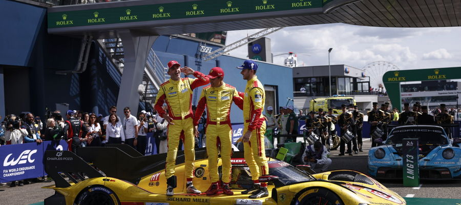 Kierowcami zwycięskiego teamu AF Corse byli (od lewej): Robert Kubica, Yifei Ye i Phil Hanson 
