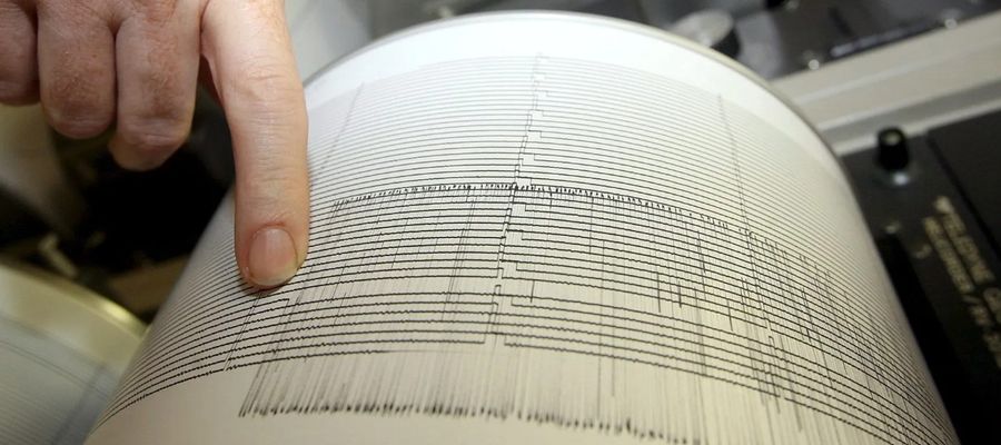 Jedna ofiara śmiertelna i kilkadziesiąt osób rannych po trzęsieniu ziemi