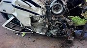 Kierowca fiata dachował po uderzeniu w drzewo