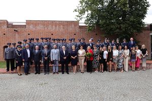  Uroczyste obchody Święta Policji na dziedzińcu zamku