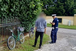 Jeden rowerzysta, dwa rowery i alkohol. To nie mogło się dobrze skończyć