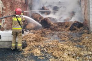 Pożar budynku inwentarskiego w Kazanicach