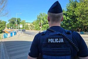 Ruch Obrony Granic z dronami termowizyjnymi. Służby natychmiast wprowadzają zakaz lotów przy granicy