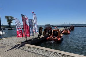 AKTUALIZACJA: Dramatyczna akcja na jeziorze Niegocin. Ratownicy odnaleźli osobę pod wodą