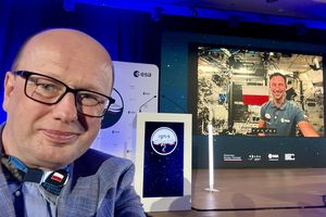 Polski astronauta wraca dziś do Polski