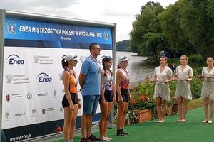 Złota dziewczyna z wiosłem!